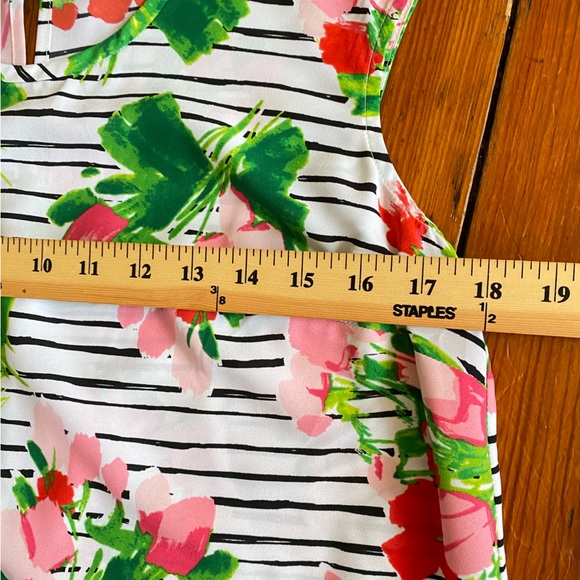 Floral Striped Blouse Tank Size Medium - Picture 8 of 11